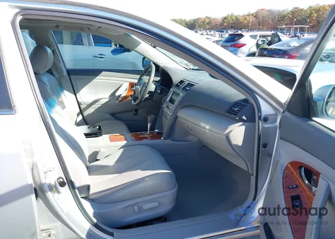 2011 Toyota Camry Xle V6 z USA, uszkodzony, nr VIN 4T1BK3EK4BU624812